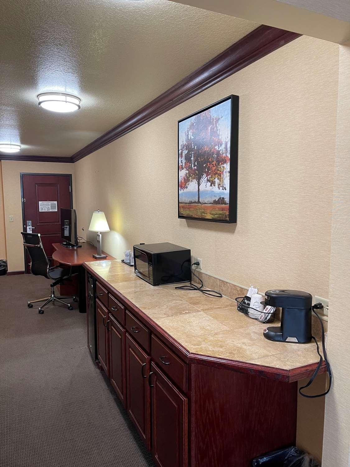 Best Western Coffeyville Central Business District Inn And Suites Exterior foto